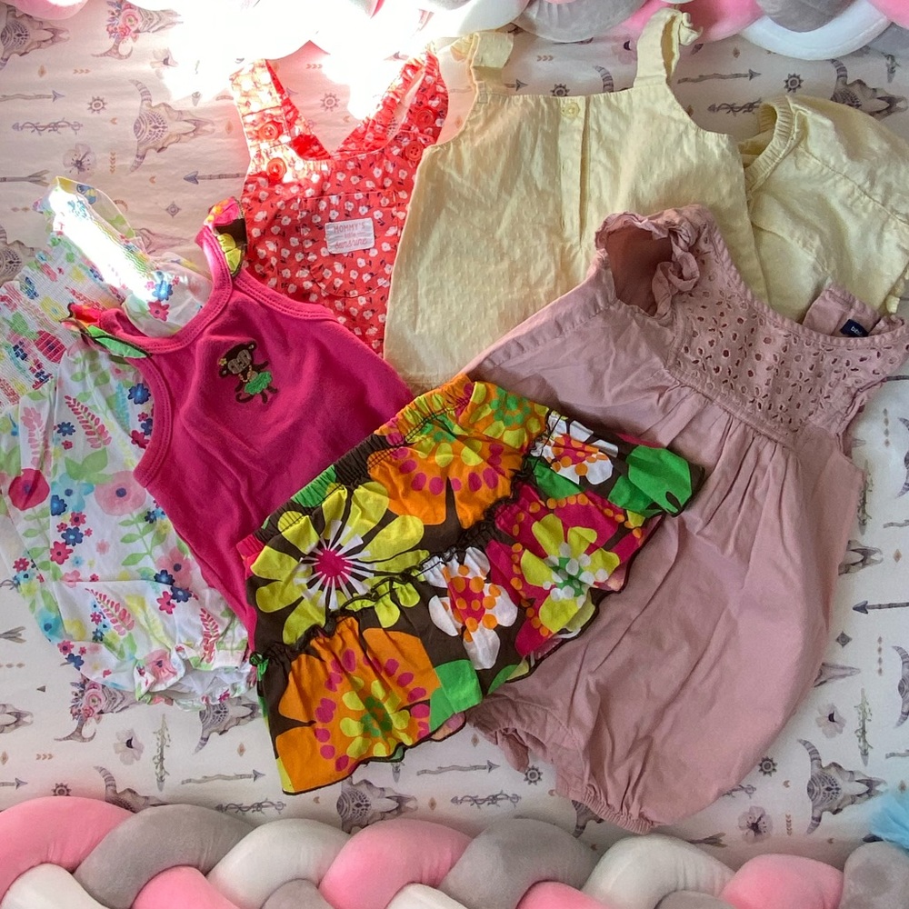 7 piece Bundle 🌺 🐒